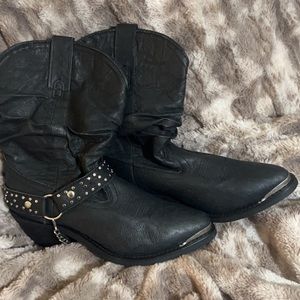 Women’s Black western boots